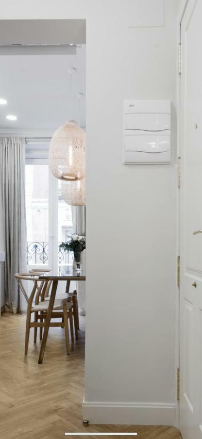 Amazing And New Apartment Five Minutes From Gran Via Madrid Exterior foto